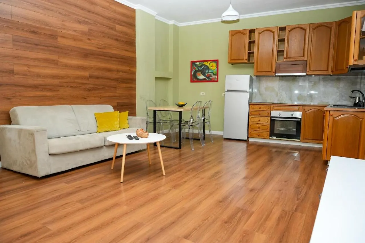 Cozy Apartment In The Heart Of Tirana !