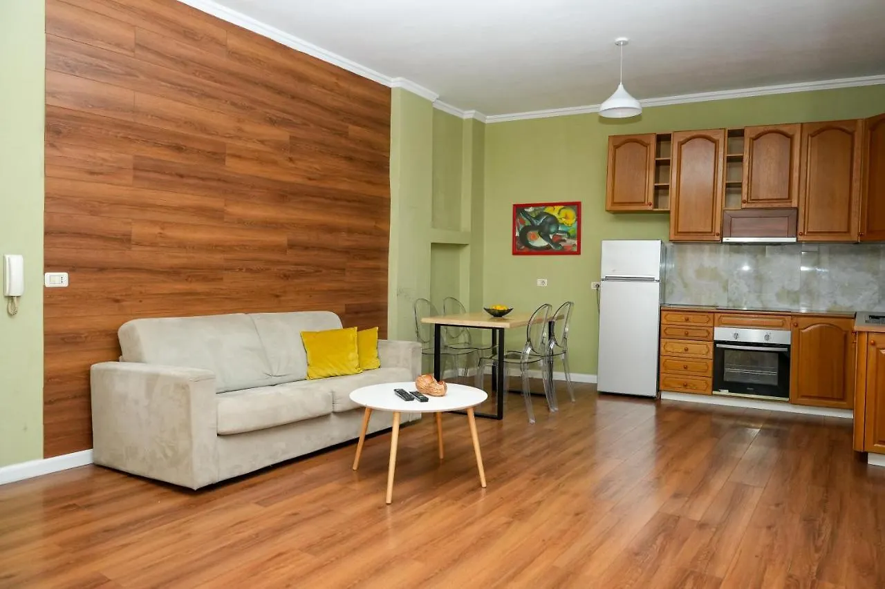 Cozy Apartment In The Heart Of Tirana ! Albanien
